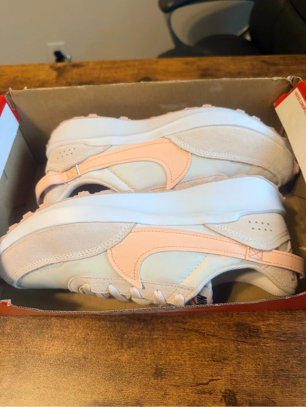 Nike Waffles Women’s Pale Pink and White 9W